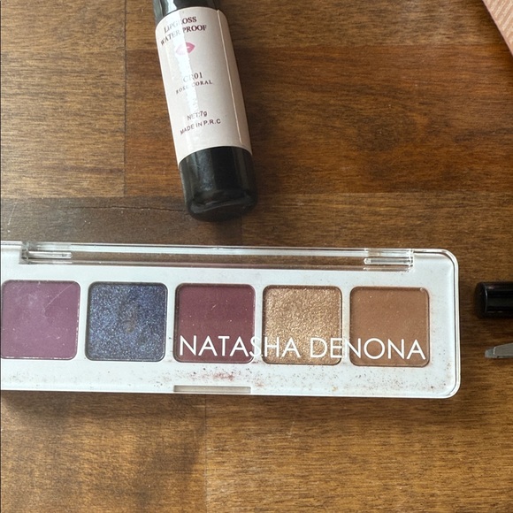 Makeup bundle - Picture 8 of 9